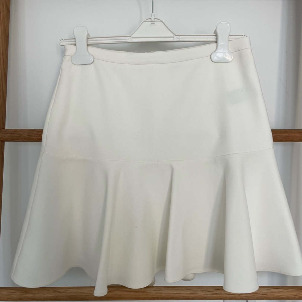 Elizabeth and James White Flowy skirt